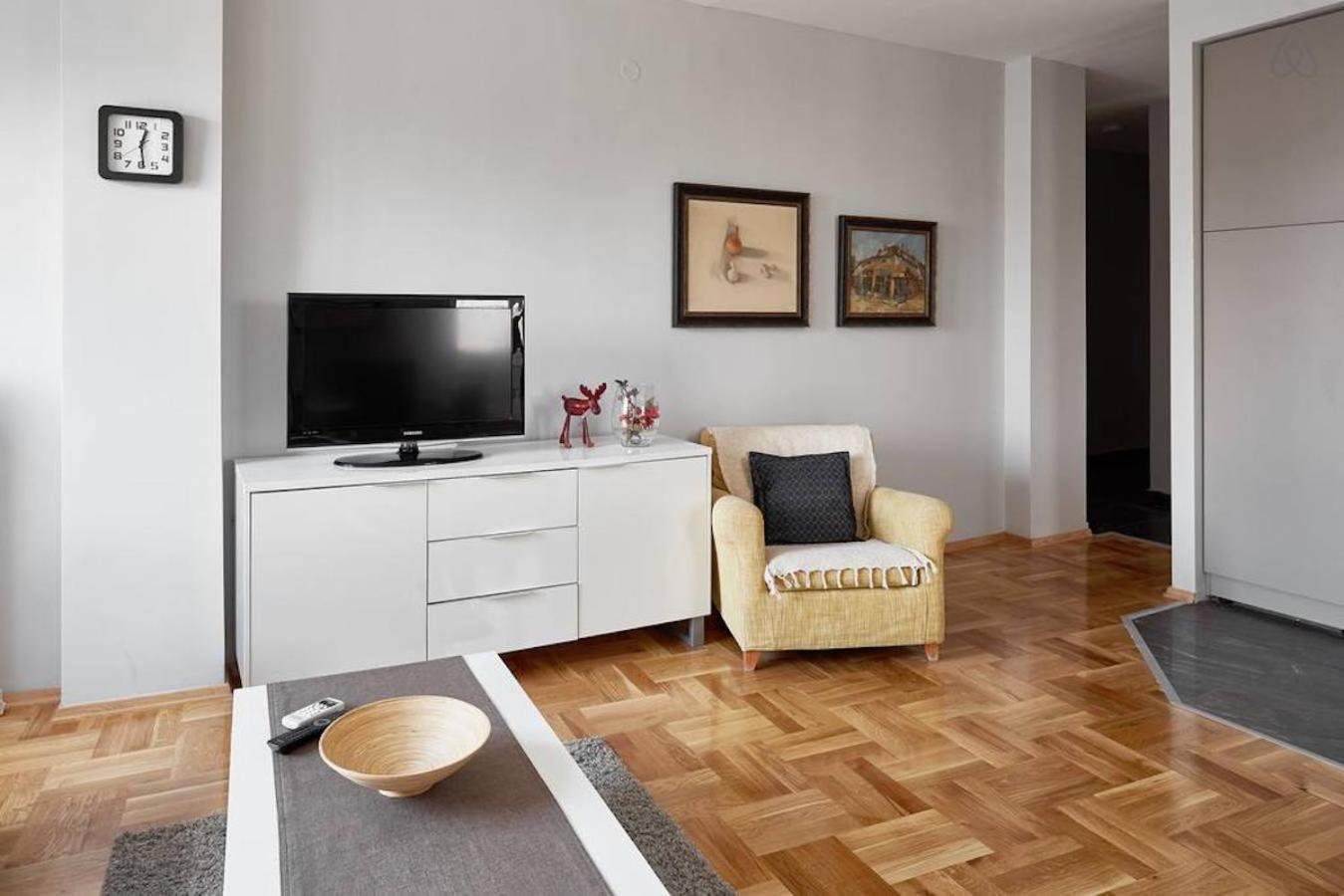 Bright Apartment Near City Center スコピエ エクステリア 写真