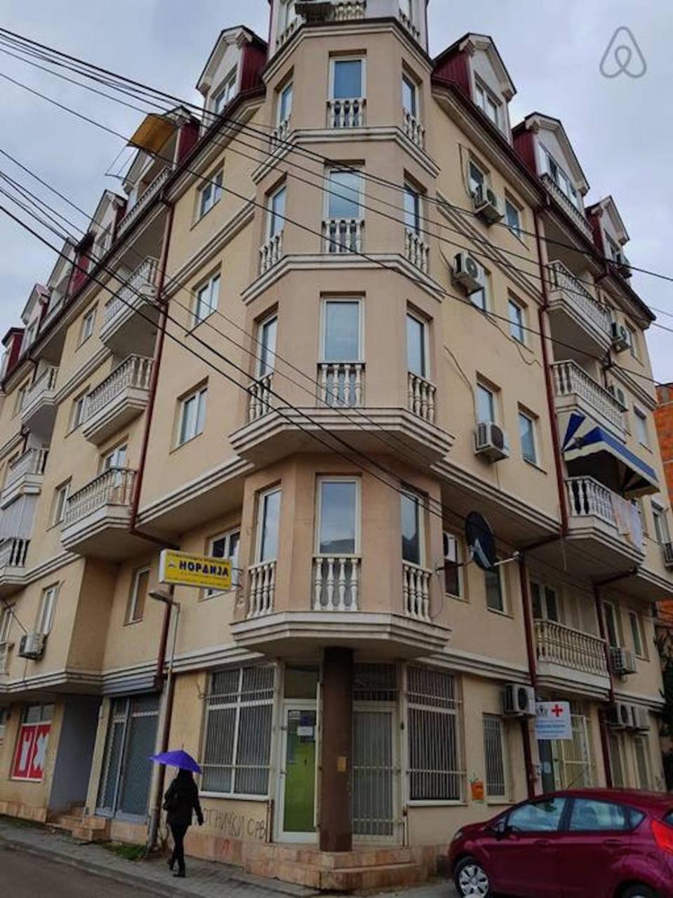 Bright Apartment Near City Center スコピエ エクステリア 写真